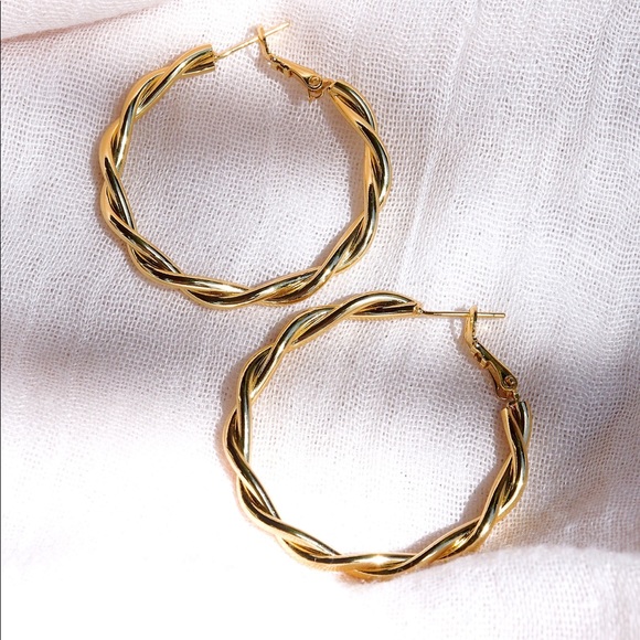 🎉HP🎉Twisted Rope Hoop Earring | 24k Gold Plated - Picture 2 of 3